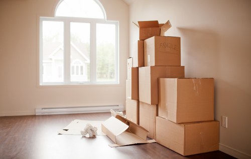 Packing and loading support for small removals in Woodford